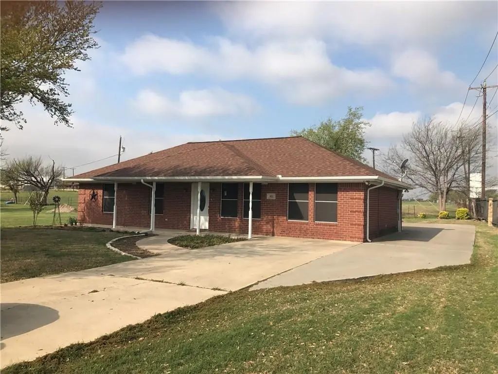 803 N Fm 156, Ponder