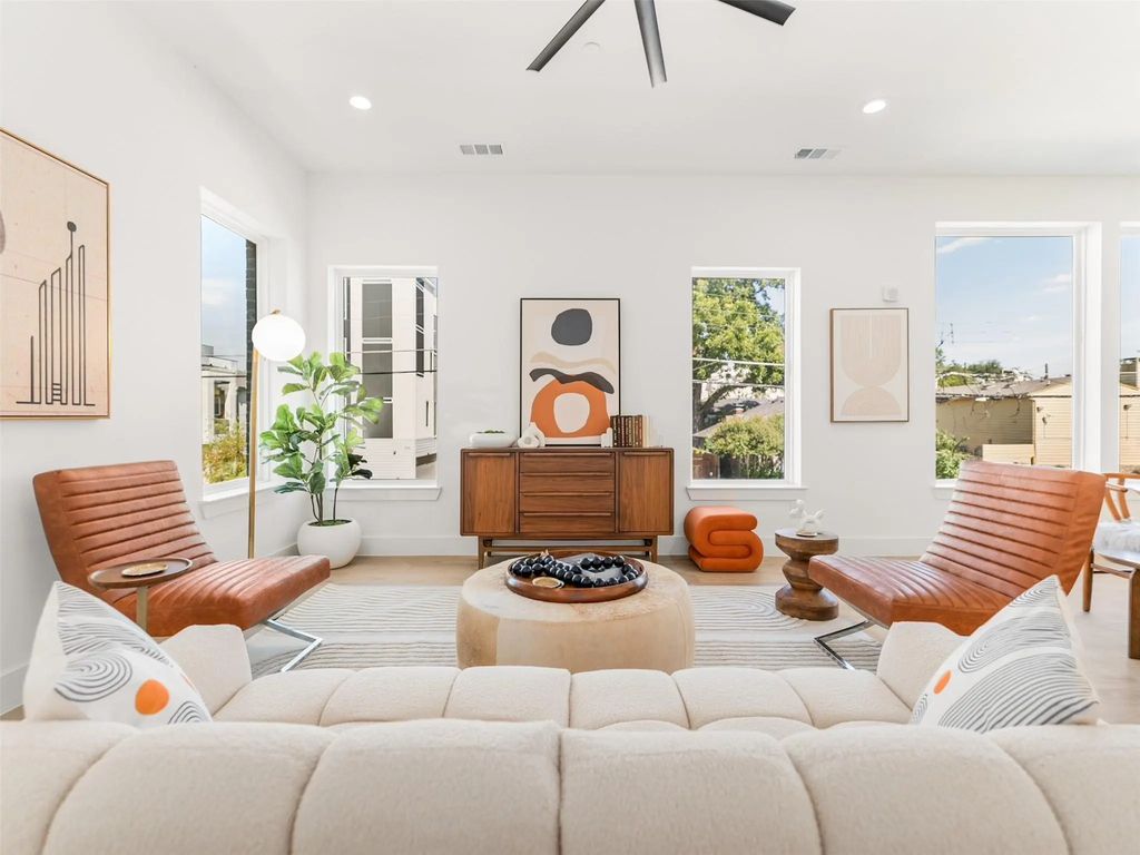 2015 N Prairie Avenue 203, Dallas