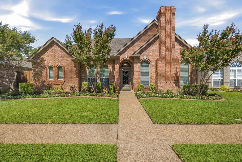 2224 Cachelle Court, Bedford
