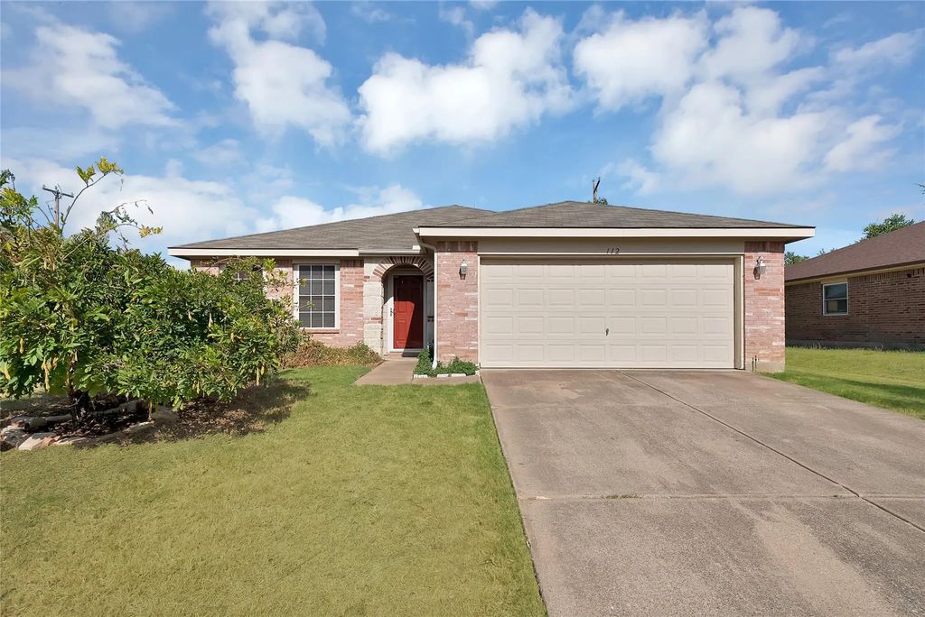 112 Blackforest Road, Krum