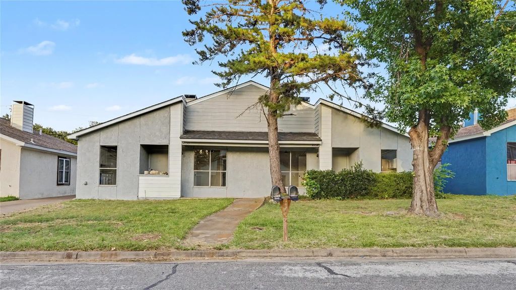 2755 Parkchester Drive, Arlington