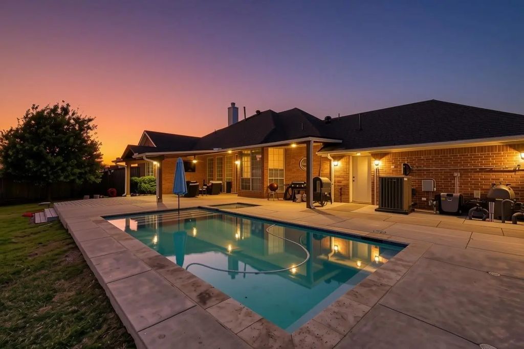 10625 Richard Circle, Forney