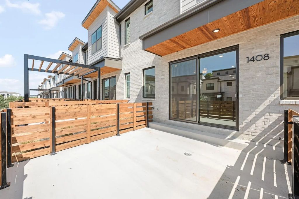 1414 Azalea Drive, Melissa