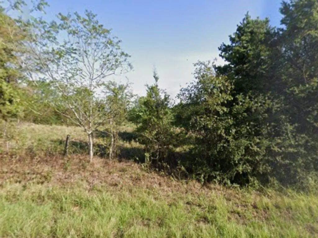 County Road 152, Carthage