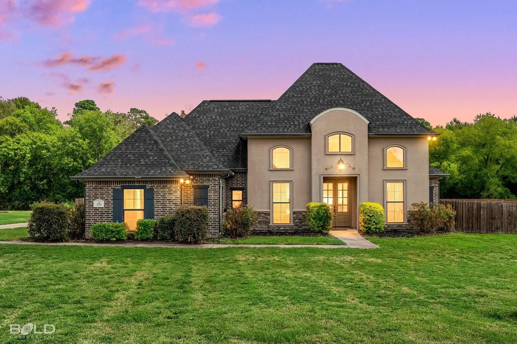 220 Hallmark Drive, Stonewall