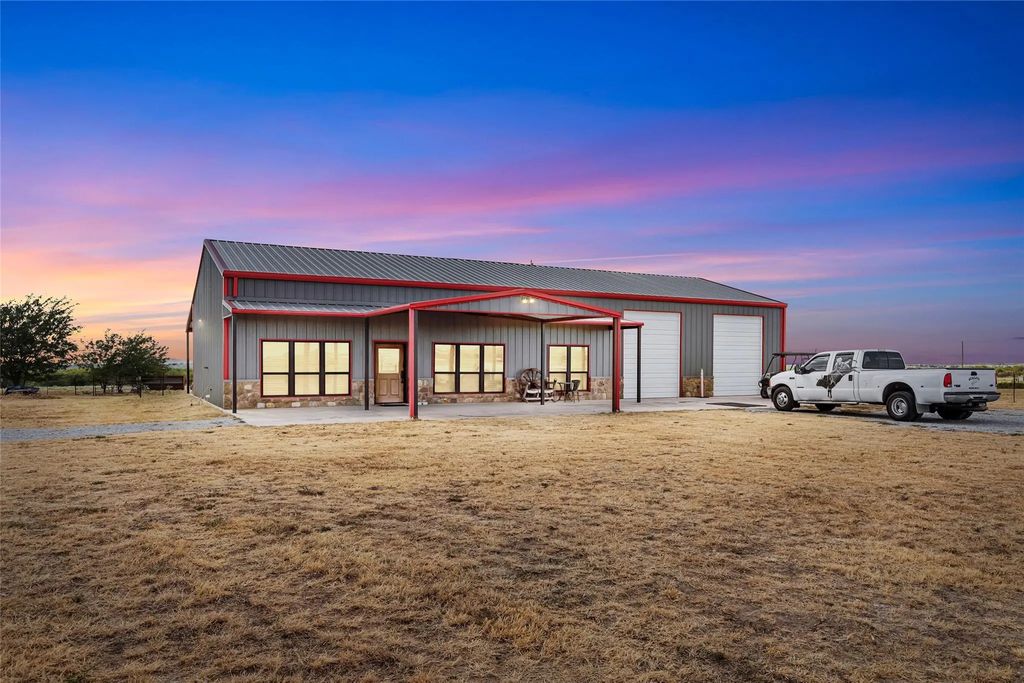 12880 N County Line Rd, Ponder