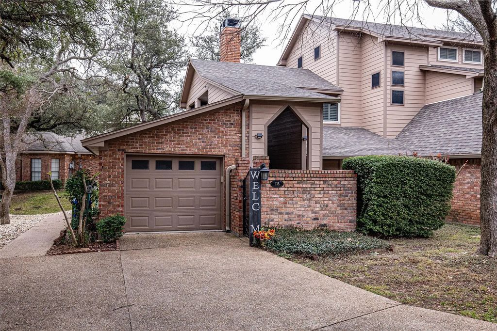 135 Pleasant Grove Lane, Waco