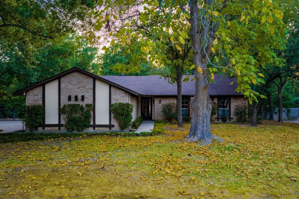 305 Shadowwood Trail, Ovilla