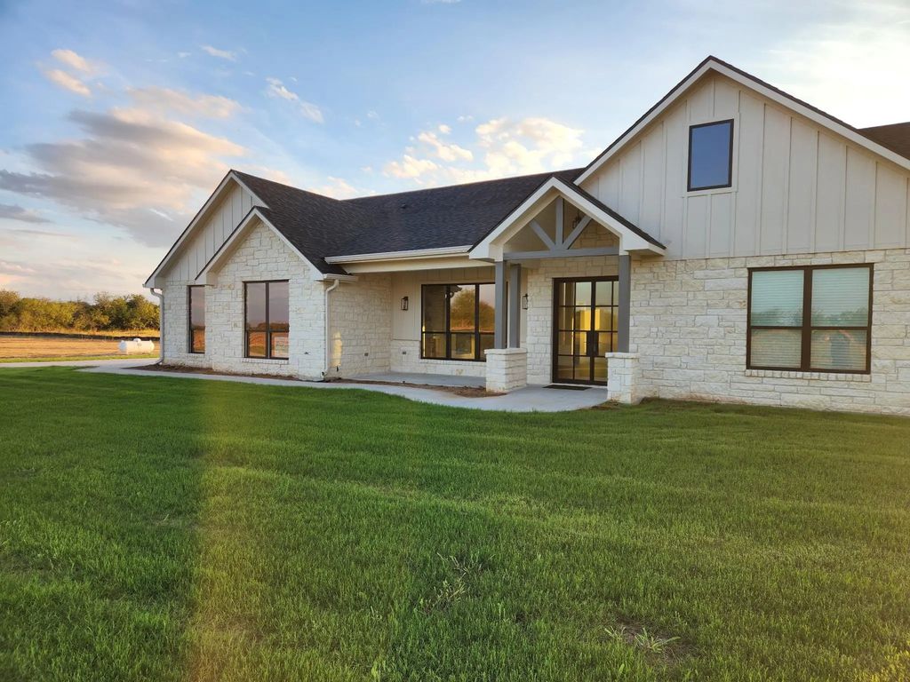 569 Lacek Mill Road, China Spring