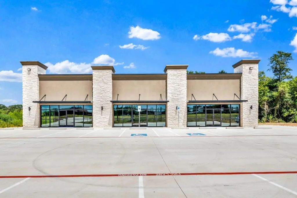 410 W I-30 Frontage Road, Mount Vernon