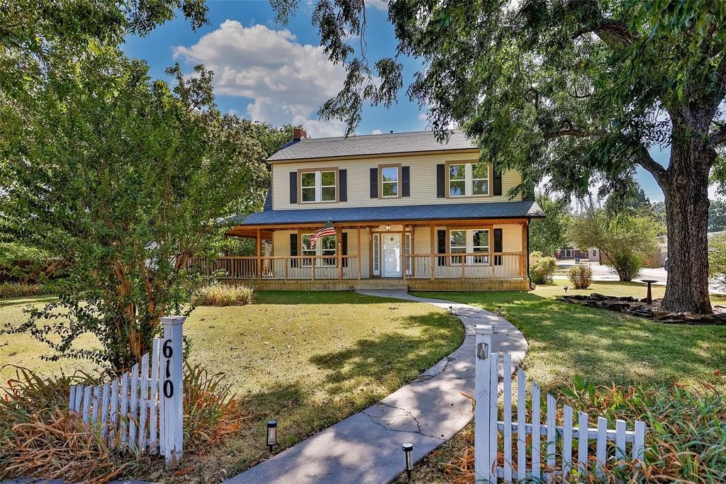 610 S Lee Street, Valley View