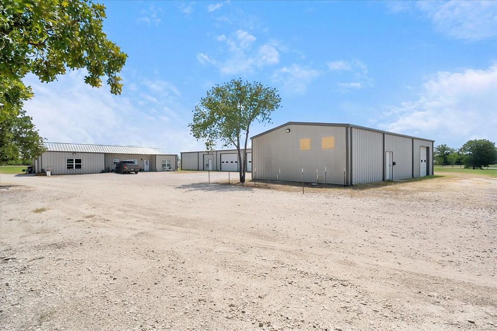 140 Caddo Trail C, Corsicana