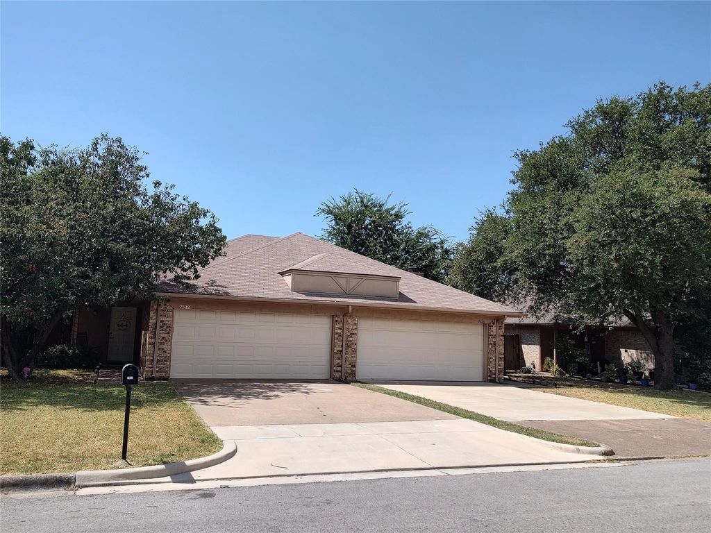 7520 April Lane, North Richland Hills