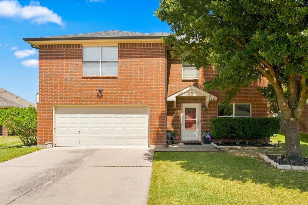 4917 Trail Hollow Drive, Fort Worth