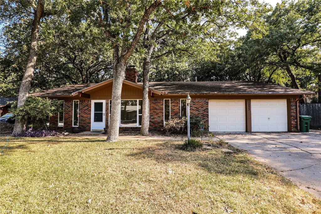 1233 Kathryn Street, Hurst