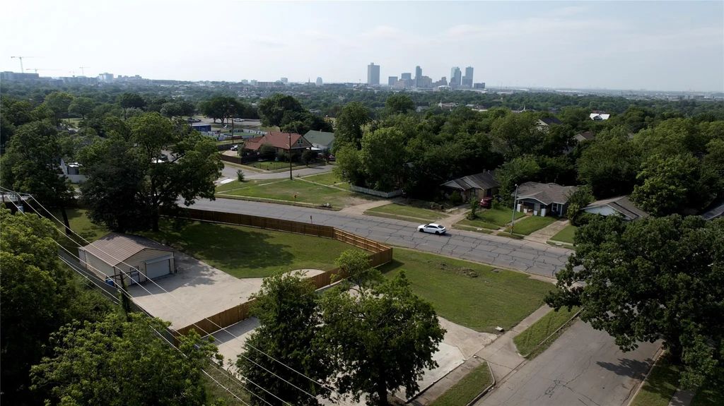 1264 E Maddox Avenue, Fort Worth