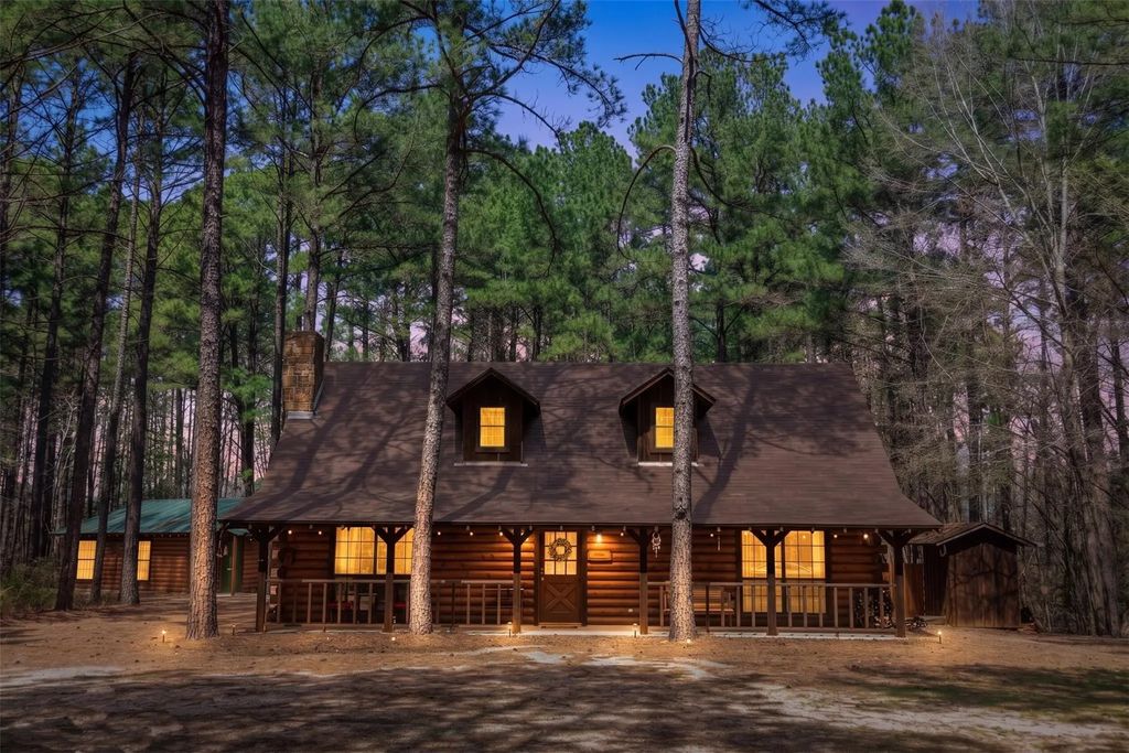 431 County Road 2487, Mineola