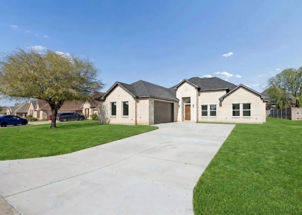 527 Roberts Run, Sherman