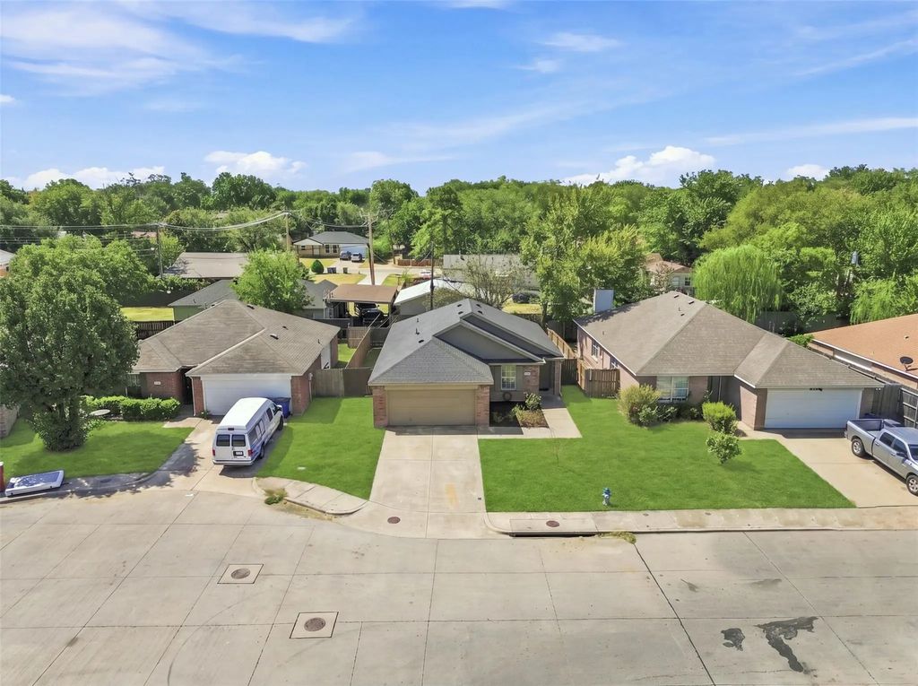 8570 Bearden Lane, Dallas