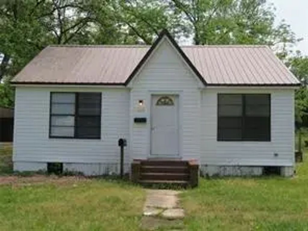 109 Willow Street, Springhill
