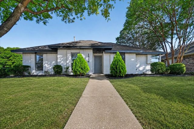1528 Estrella Drive, Plano