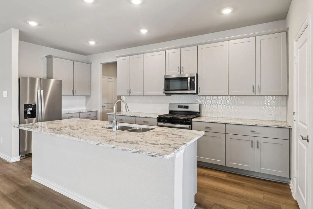 2122 Longchamp Lane, Seagoville