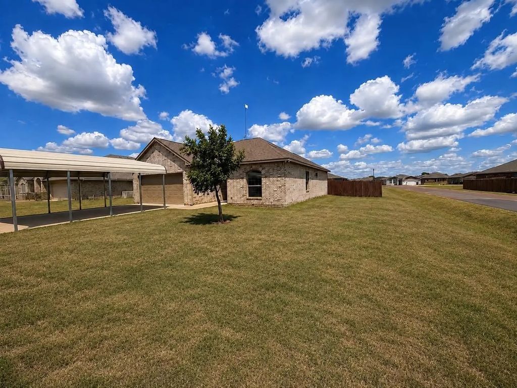 2915 Emma Lane, Mabank