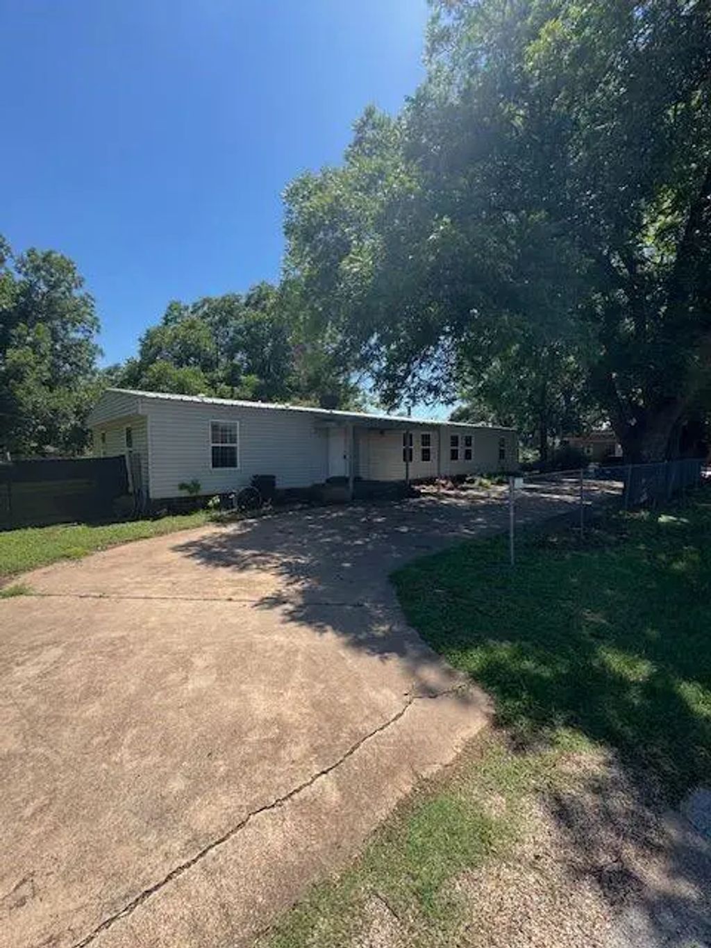 425 N 3rd Street, Buffalo Gap