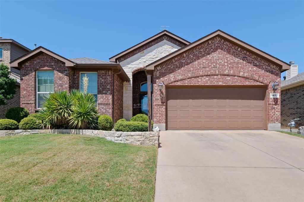 5813 Longmont Drive, Denton