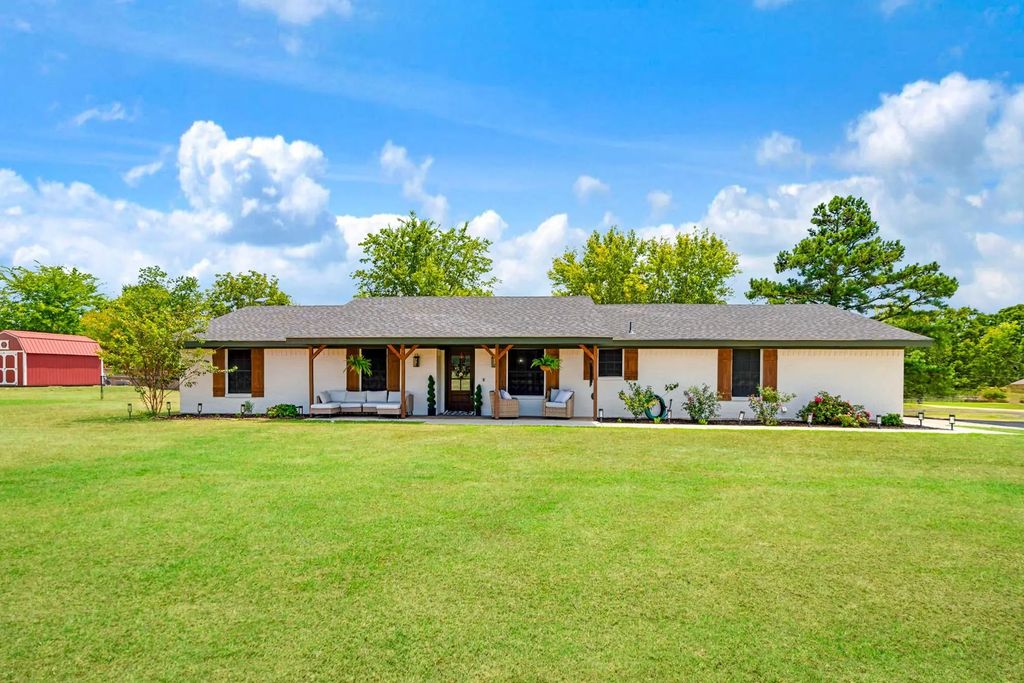 19 County Road 43040, Powderly