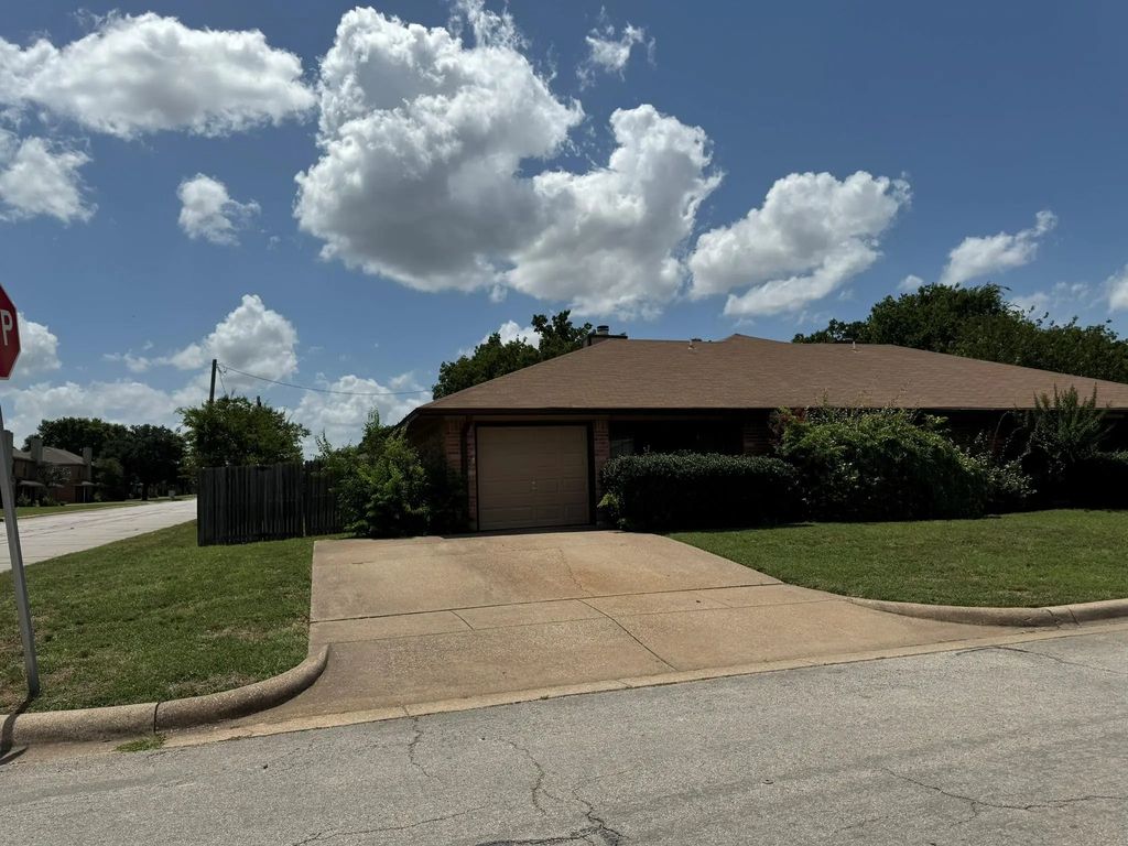 4501 Mizzenmast Court, Fort Worth