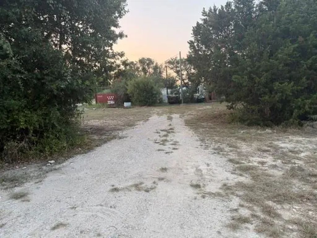 4016 Nebraska Trail, Granbury
