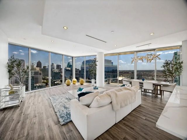 2900 Mckinnon Street 2301, Dallas