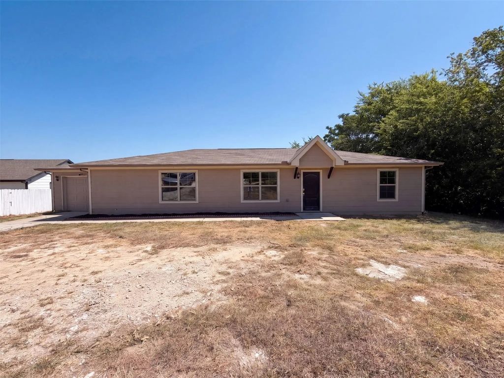 521 Brazos Hills Drive, Weatherford
