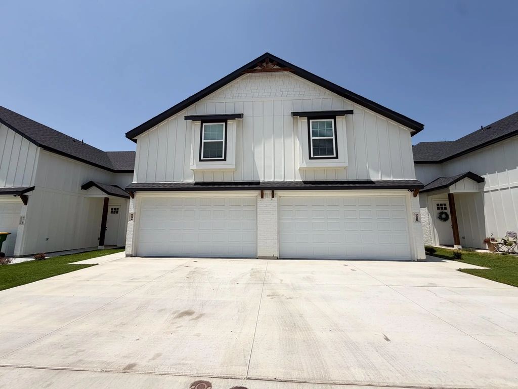 920 Cooksey Court B, Grandview