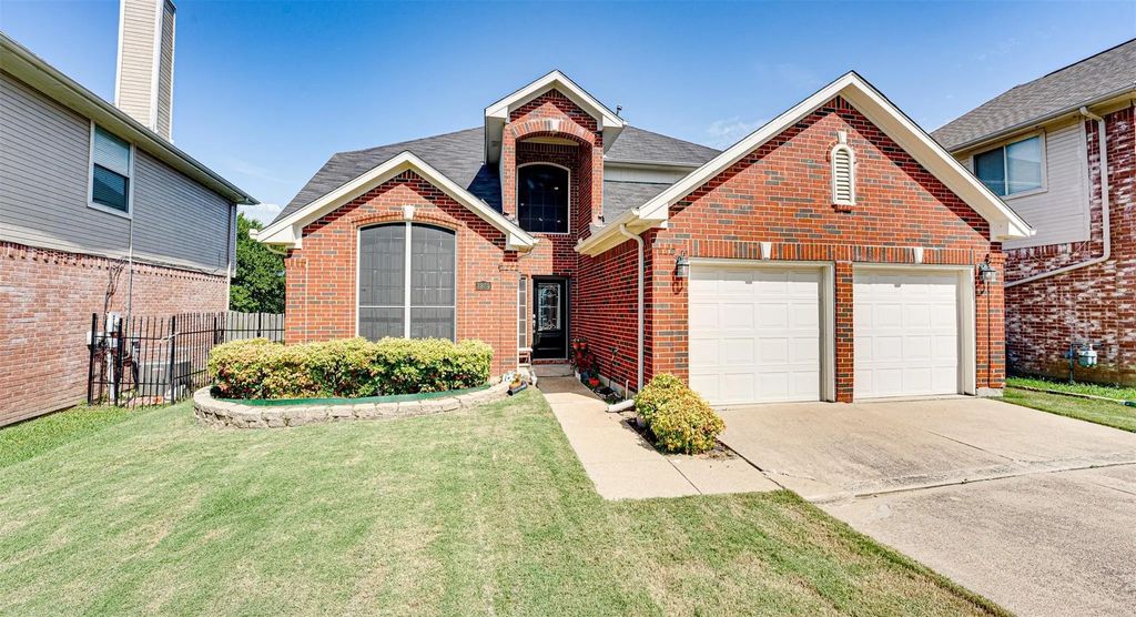 3925 Silver Meadow Lane, Grand Prairie