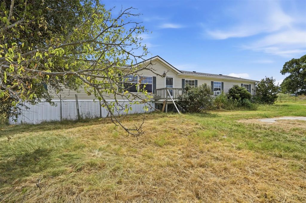 937 County Road 4790, Boyd
