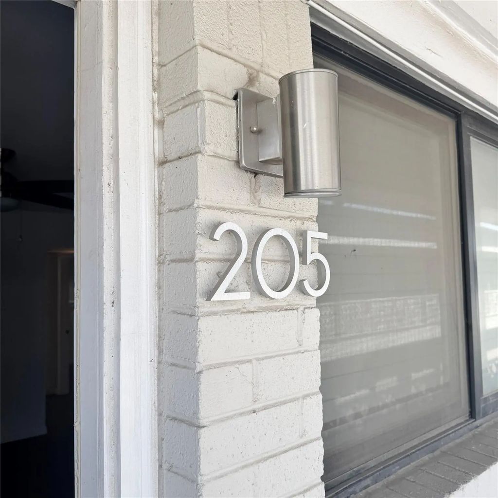 5010 San Jacinto Street 205, Dallas