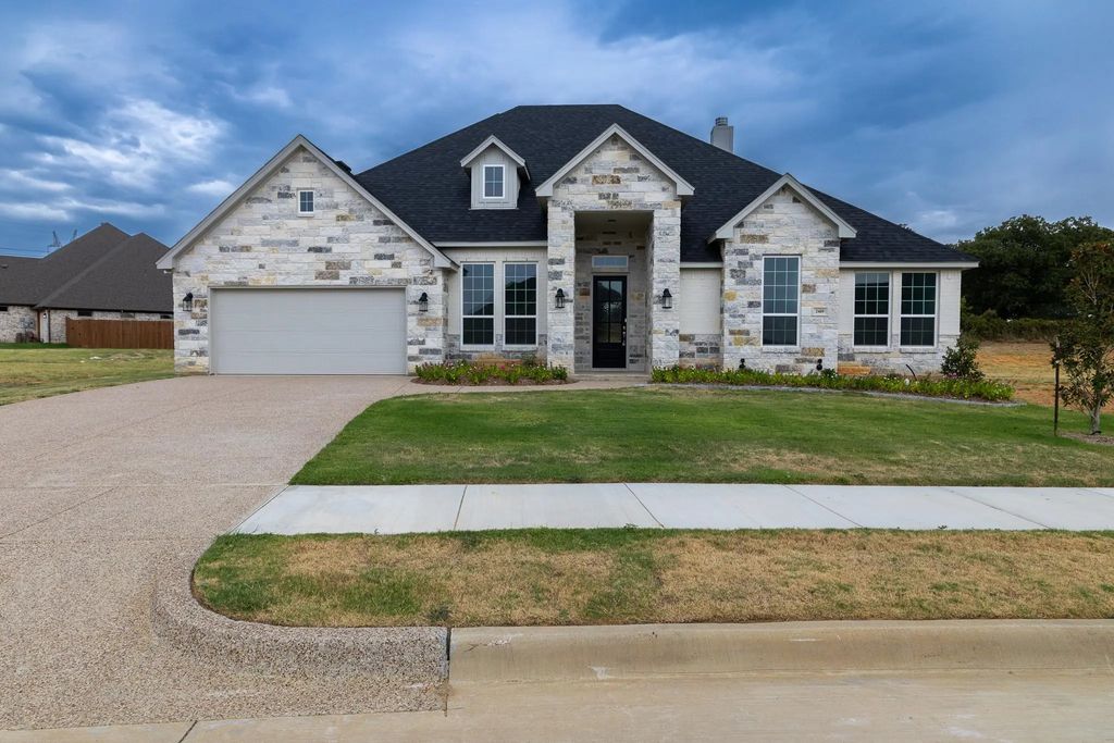 2489 Timber Hills Drive, Burleson