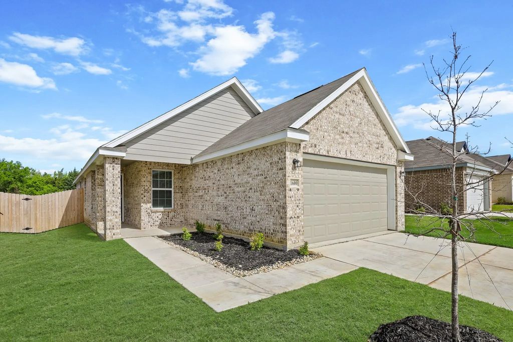 1600 Romans Road, Ennis