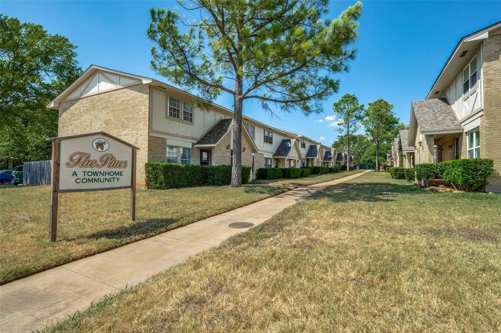 1905 W Morton Street 1, Denison