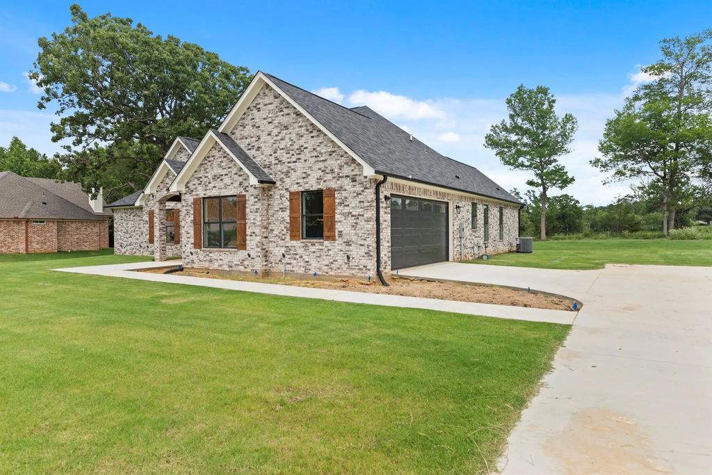 13914 Cedar Hill Lane, Tyler