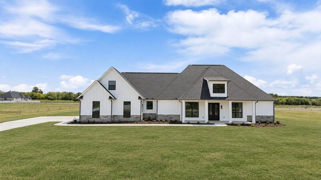 13929 Jackson Road, Krum