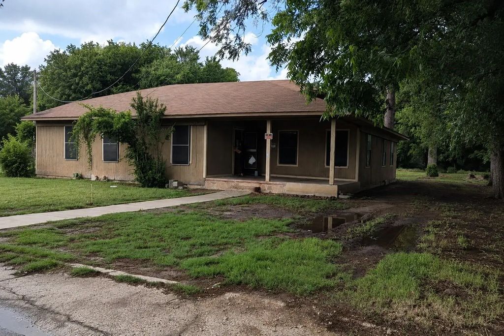308 E Patterson Street, Eastland