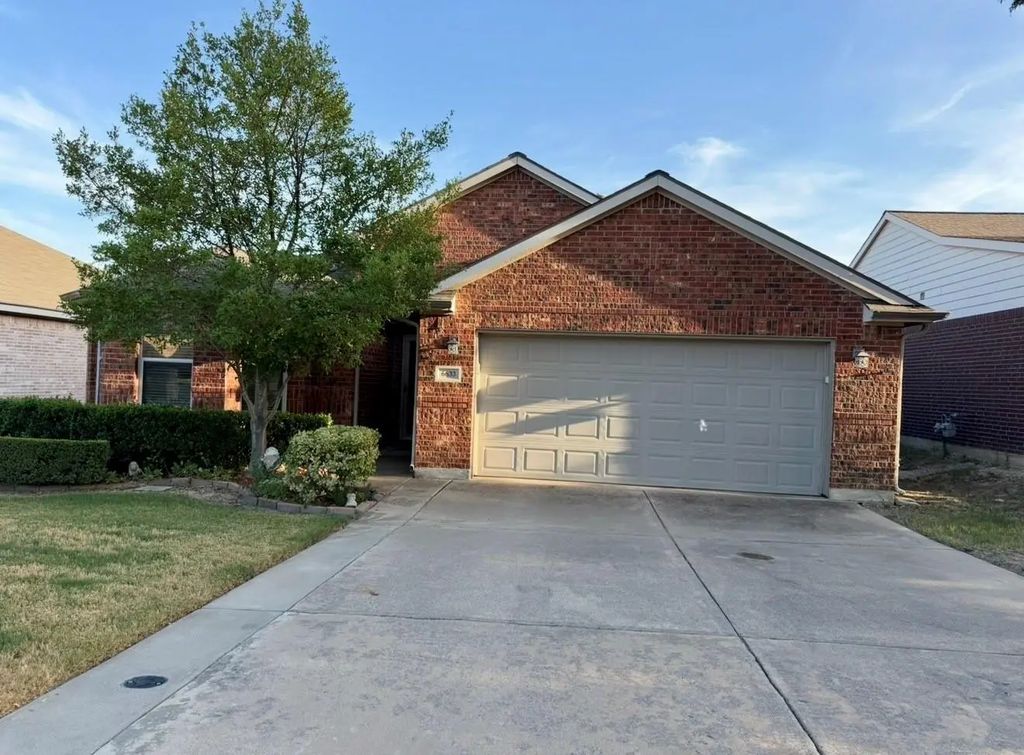 6633 Sierra Madre Drive, Fort Worth