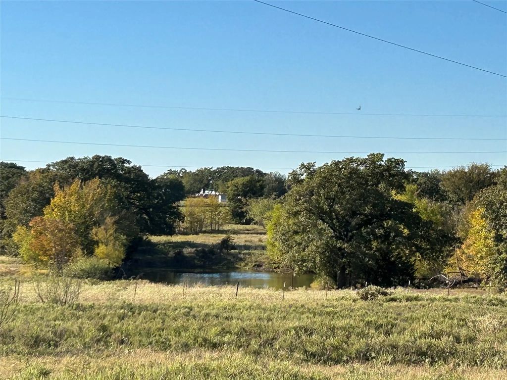 2012 Cuba Road, Bridgeport