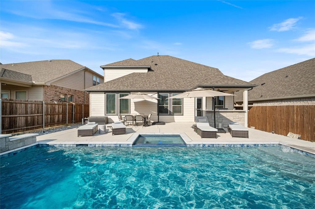 10533 Katalpa Drive, Fort Worth