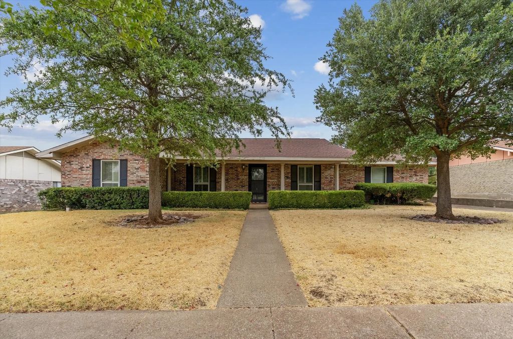13121 Pennystone Drive, Farmers Branch