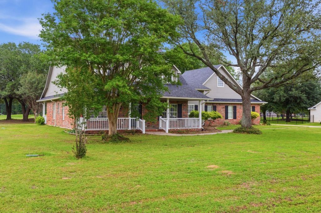 249 Private Road 5940, Emory