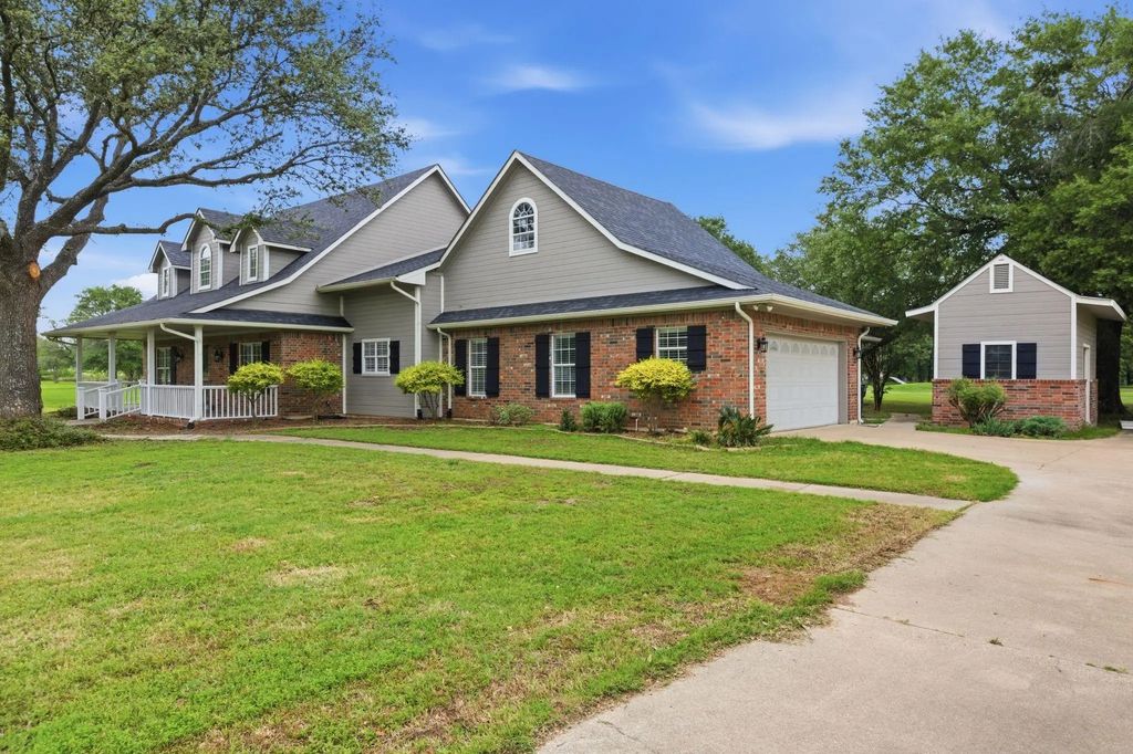 249 Private Road 5940, Emory